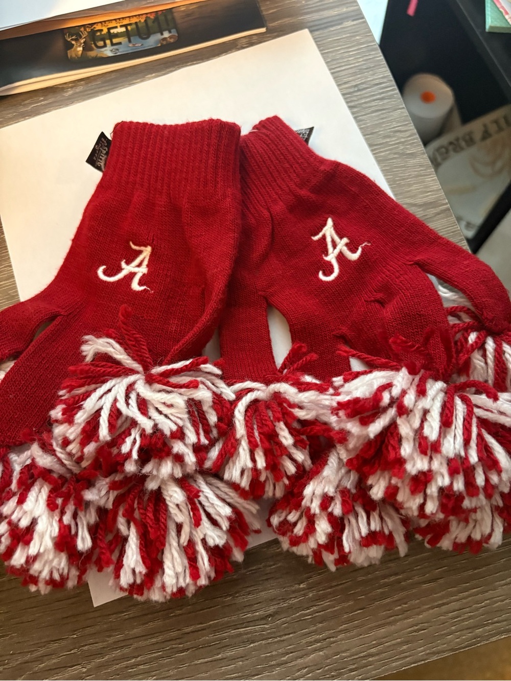 University Of Alabama Script A Red Pom-Trim Gloves